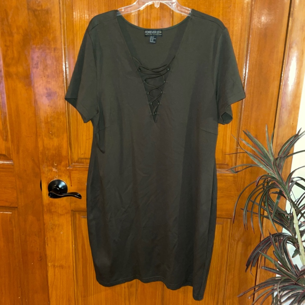 💚 Hunter green shirt dress